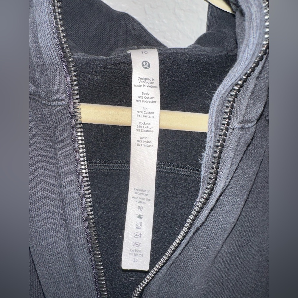 Lululemon Athletica Black Scuba Zip-Up Jacket - Picture 2 of 9